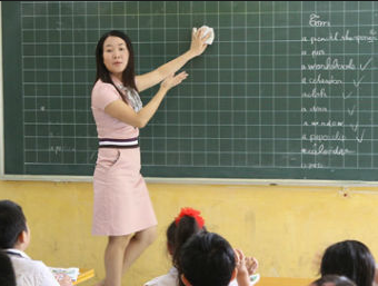 Khách hàng đánh giá dịch vụ phun thêu lông mày 3D 2