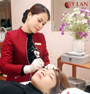 Học phun xăm thêu