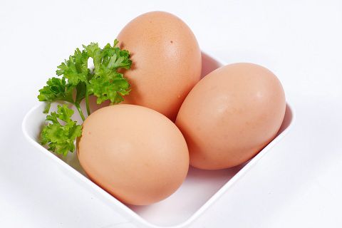 Trị nám da với trứng gà