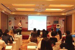 Ảnh 2. Ông Nguyễn Thế Hùng- Giám đốc công ty BEMED trình bày ưu điểm vượt trội của công nghệ Pastelle