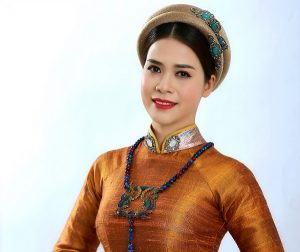 anh-3-khong-chi-so-huu-gu-thoi-trang-dac-biet-tinh-te-a-hau-y-lan-con-duoc-moi-nguoi-nguong-mo-boi-long-nhan-tu-va-pham-hanh-cao-quy