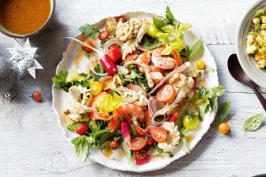 ban-nen-an-nhieu-salad