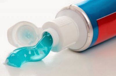 Phương pháp trị mụn bằng kem đánh răng