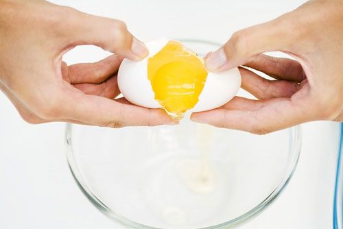 Cách chữa mụn bằng trứng gà