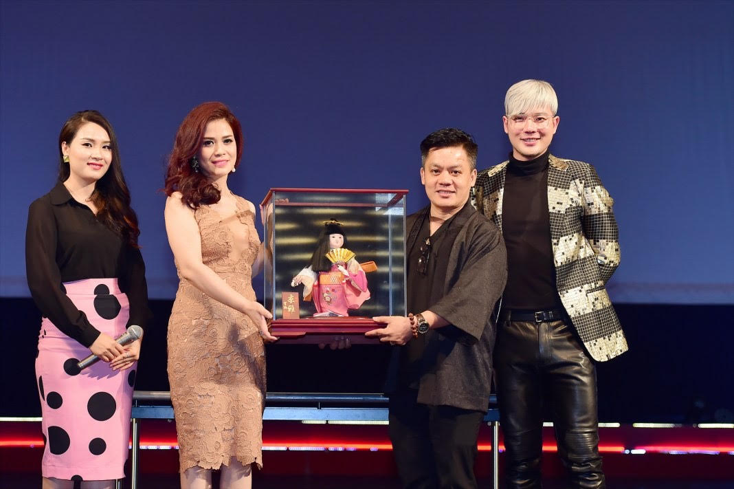 Giám đốc Trần Ngọc Lan đăng quang Á hậu 1 Doanh nhân người Việt châu Á 2017